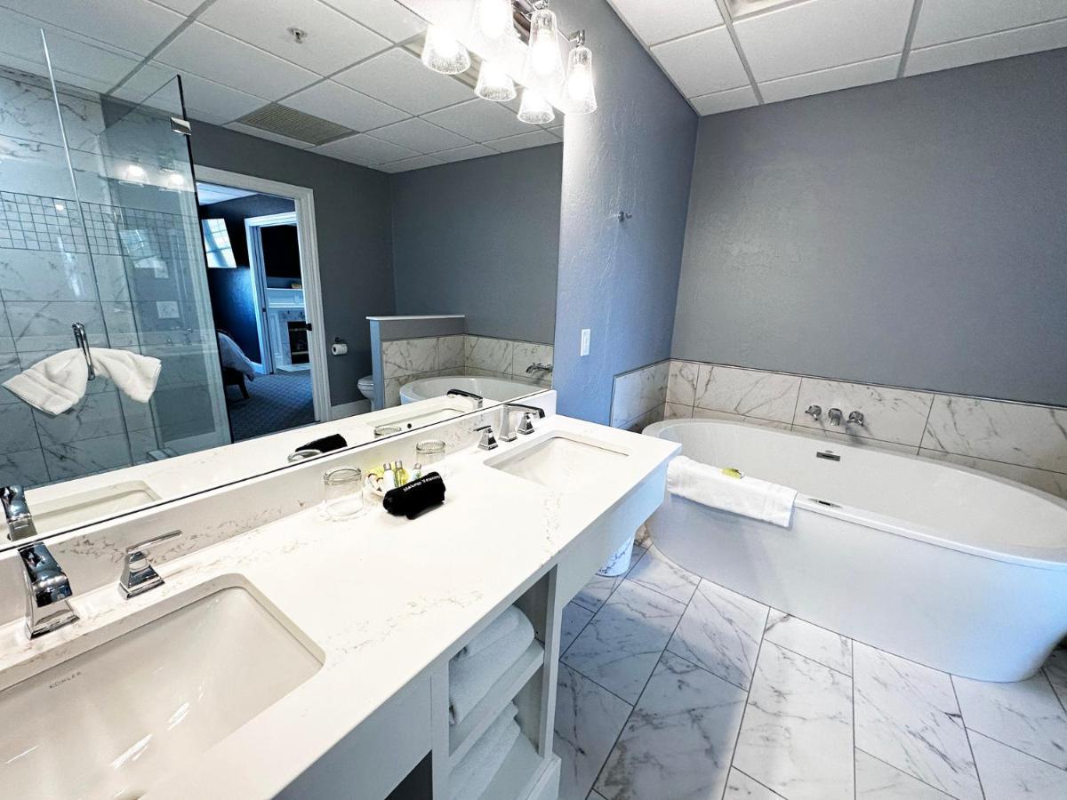 Inn At Amish Door Wilmot Екстер'єр фото