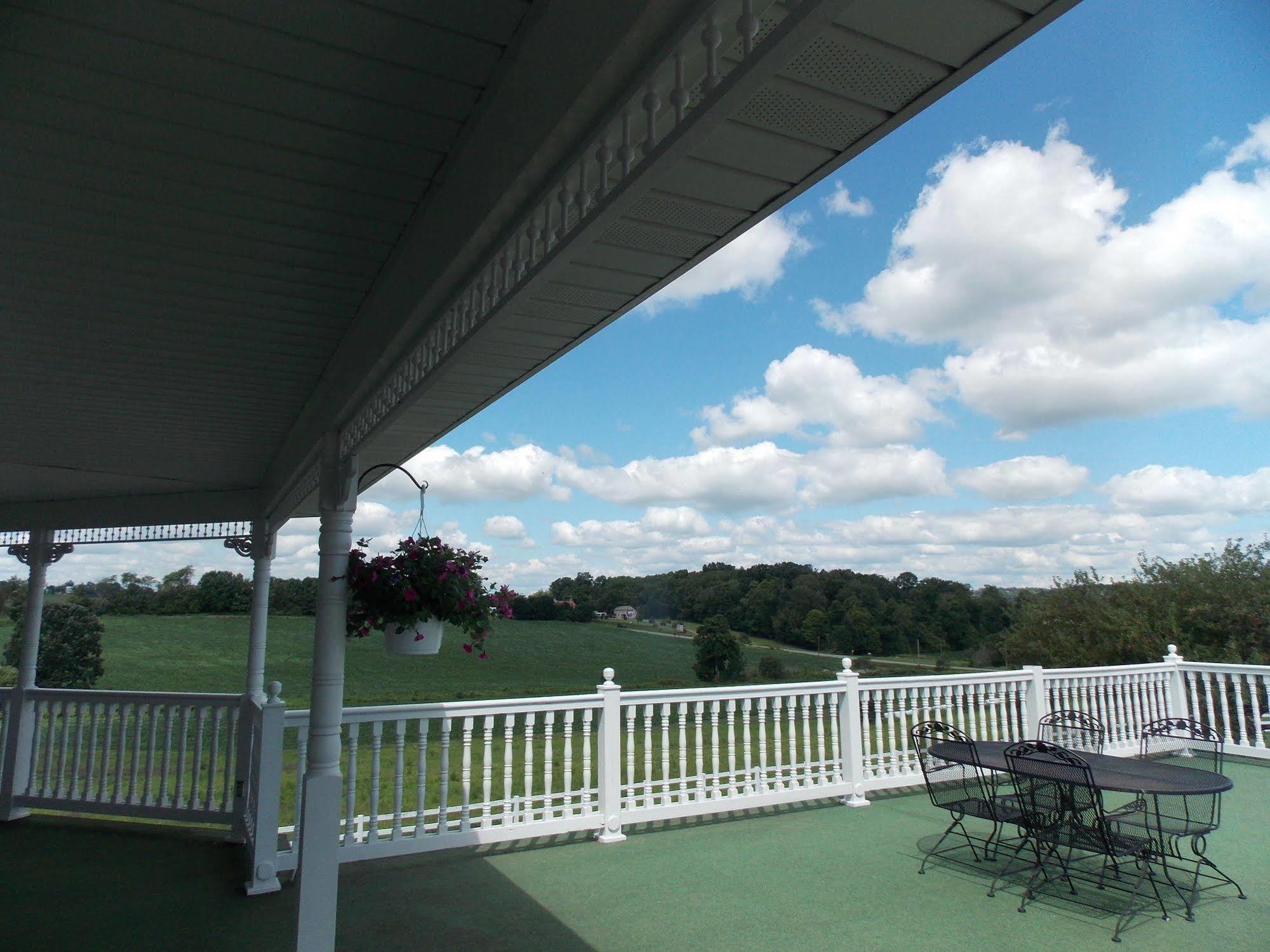 Inn At Amish Door Wilmot Екстер'єр фото